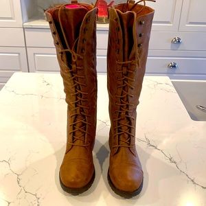 Brown lace-up boots, Nature Breeze, size 8.5.  Man made materials.  Never worn.